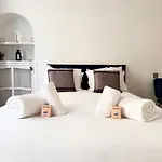 Prime Location And Amazing Neighborhood